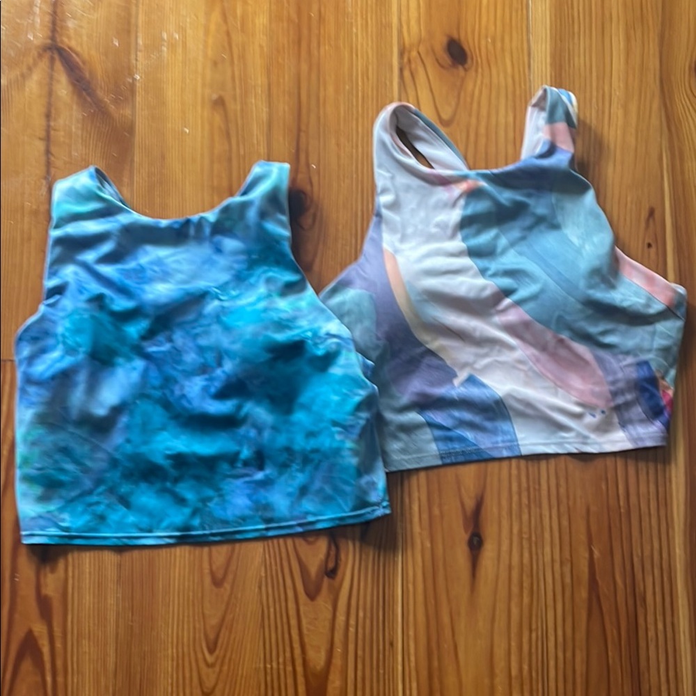 Athleta conscious crop Colorful Abstract Crop Tops